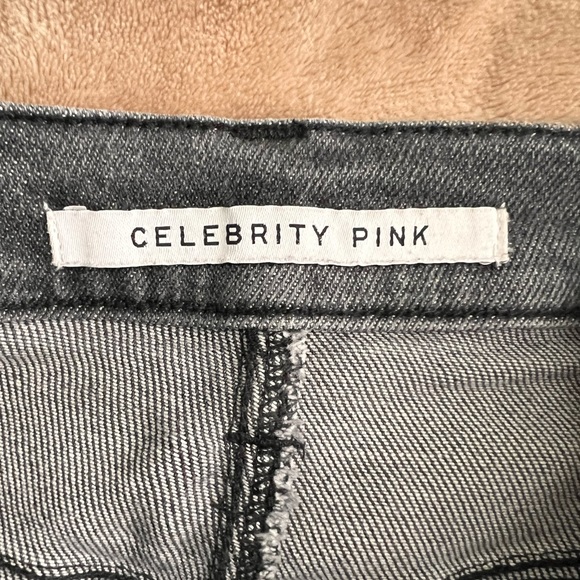 Celebrity Pink Women’s Black High-Waisted Frayed Shorts Size 3/26 - Picture 3 of 4